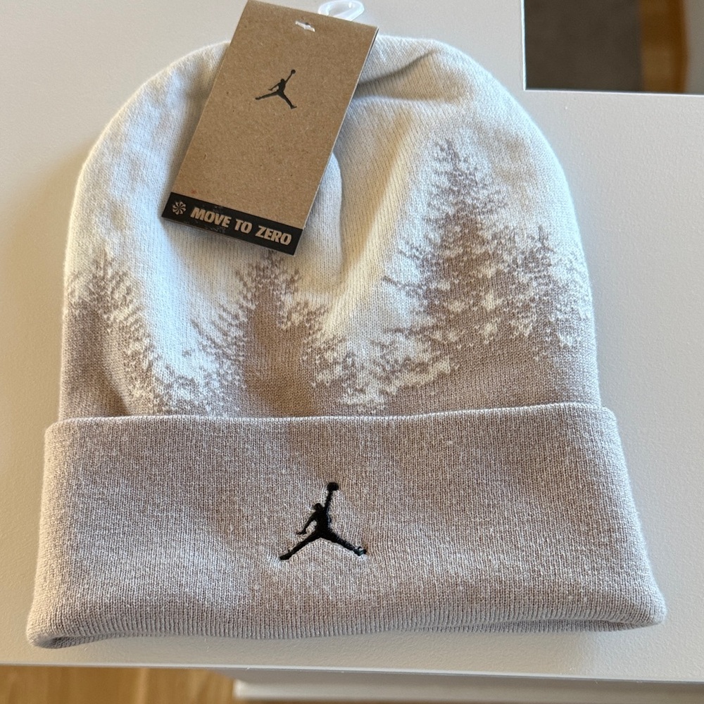Nike Kids' White and Gray Beanie with Tree Pattern